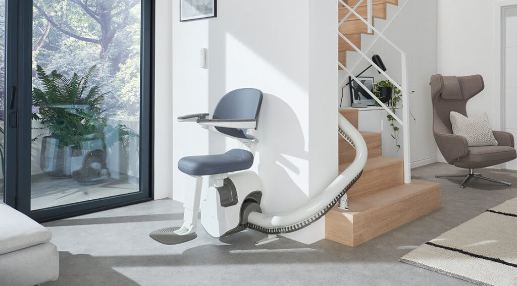 AccessBDD Flow X Curved Stairlift